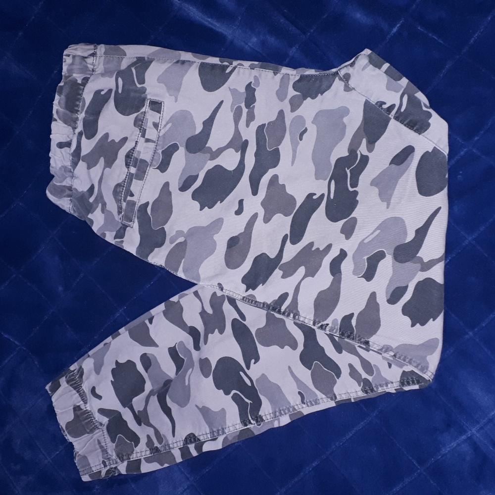 H&M DIVIDED Camo Cargo Pants